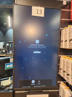 un vaste choix d'appareils électroniques dans un magasin