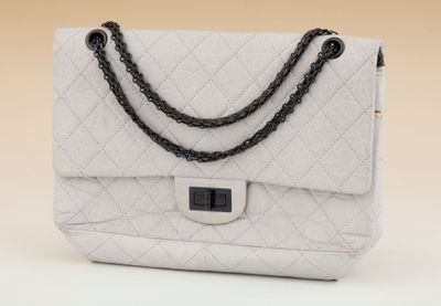 chanel white quilted lambskin flap bag with chain strap