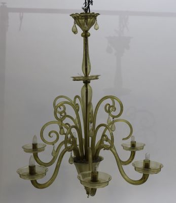 chandelier in the shape of a chandelier with five lights