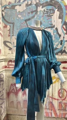 Robe Bijoux T.38 A.VAUTHIER Satin plissé Bleu Prusse  Collier strass  