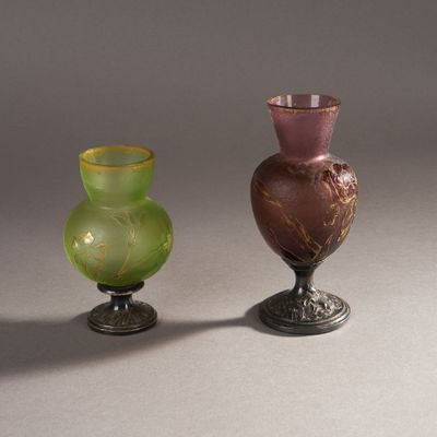 DAUM à Nancy. Ensemble de deux petits vases miniatures à pan… - Photo 1