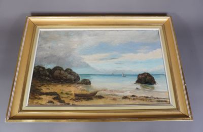 une peinture à l'huile représentant une scène de plage avec un bateau dans l'eau