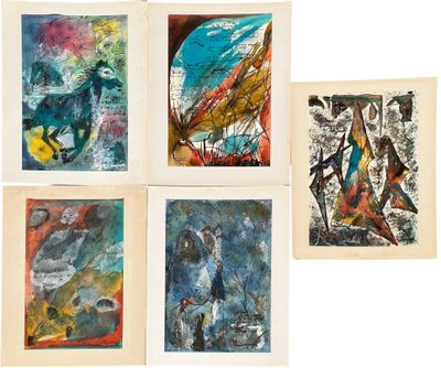 six tableaux de formes et de tailles variées sont exposés sur une surface blanche