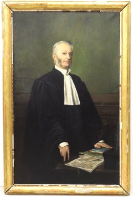 portrait d'un homme vêtu d'une robe noire tenant un livre