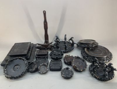 a lot of metal objects that are sitting on a table