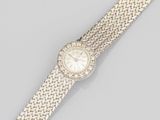 une montre-bracelet pour femme sertie de diamants
