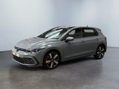 une Volkswagen Golf R-Line grise break break break break break break break break break break break break break break break break break break break break break break break break break break
