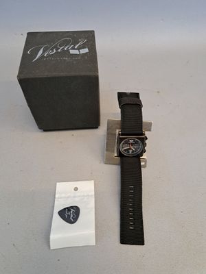 Vestal Montre bracelet d'homme, en boîte avec présentoir.