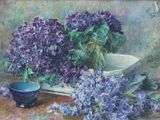 tableau représentant une nature morte composée de fleurs violettes et d'un bol bleu posés sur une table
