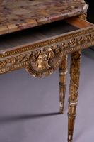 Rare console néoclassique en bois sculpté, doré et laqué. (photo 6)
