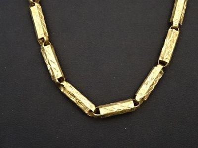 gros plan d'un collier sur un mannequin mannequin mannequin mannequin mannequin mannequin mannequin mannequin mannequin