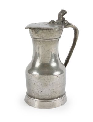 MANTES PICHET à vin en étain de forme à épaulement, pied en …