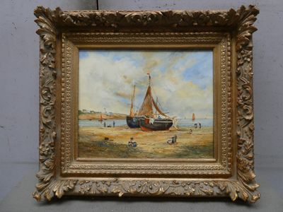 une peinture à l'huile représentant un bateau sur une plage, avec des personnes dans l'eau