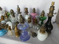 Important ensemble de lampes à pétrole et réservoirs : verre… (photo 5)