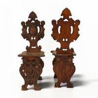 Paire de chaises dites "Sgabello" en bois naturel sculpté et… (photo 2)
