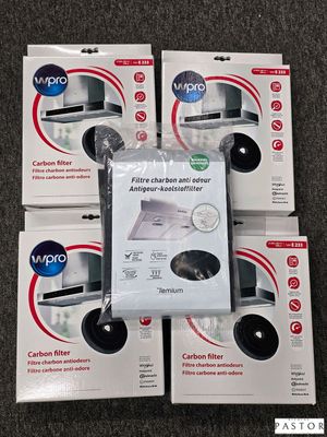 quatre boîtes de purificateurs d'air Wypro empilées les unes sur les autres