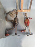 Caisse en bois contenant un lot d'anciens outils (photo 2)