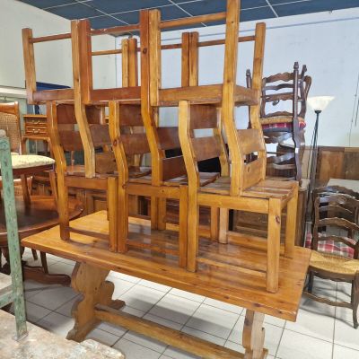 Ensemble de jardin en pin comprenant une table et six chaise…