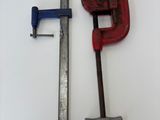 quelques outils posés sur une table