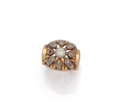 une bague en or 18k et diamants