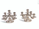 paire de candélabres plaqués argent avec bougeoirs
