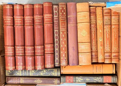 plusieurs livres empilés les uns sur les autres