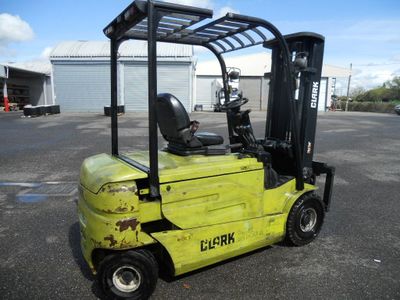 Chariot élévateur électrique CLARK GEX 30 Triplex 4800 mm 4 …