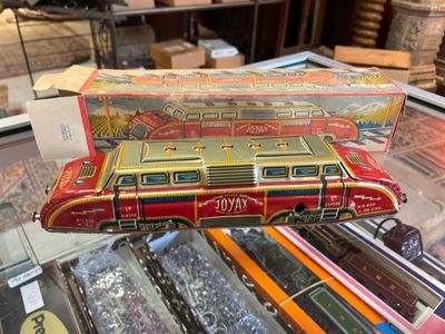 Un train en tôle lithographié "Joyax"