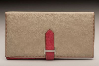 HERMES - PORTEFEUILLE modèle "Béarn" en cuir Epsom beige, in…
