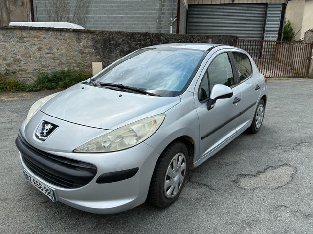 Véhicule utilitaire PEUGEOT 207 immatriculé BZ-656-HB, 1ère mise ...