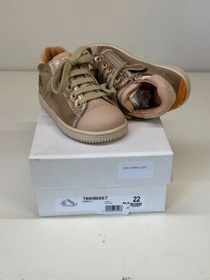 Paire DE Chaussures Enfant Babybotte Family Taille 22 Platin…