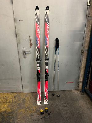 1 paire de ski Atomic arc R + 2 batons et petites pièces dét…
