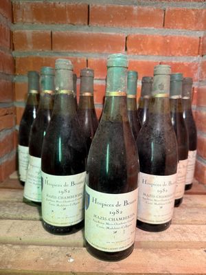 12 bouteilles MAZIS-CHAMBERTIN, Hospices de Beaune 1982 (mis…