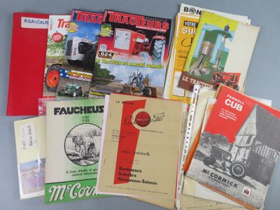 un grand nombre de livres posés sur une table