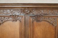 Armoire "à la cabosse de cacao" en chêne sculpté ouvrant à d… (photo 6)