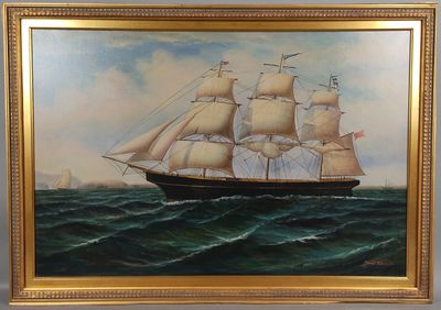 une peinture à l'huile représentant un bateau en pleine mer, avec le ciel en arrière-plan