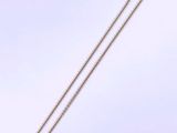 collier plaqué argent avec une longue chaîne et un fermoir