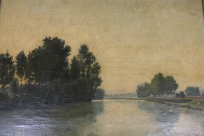 une photo d'un tableau représentant une rivière avec des arbres en arrière-plan