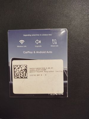 une carte sur laquelle est apposé un code QR