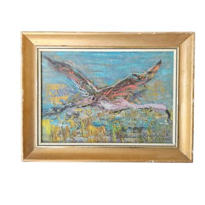 une peinture à l'huile représentant un oiseau survolant un champ d'herbe