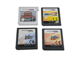 trois jeux Nintendo DS sont posés les uns à côté des autres