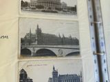 une vieille photo d'un livre sur lequel figurent plusieurs images