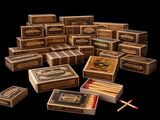 une pile d'allumettes et des boîtes d'allumettes sur fond noir