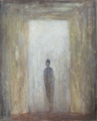 une peinture à l'huile représentant un homme debout dans une encadrement de porte ouvert