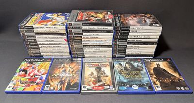 beaucoup de DVD empilés les uns sur les autres