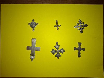 lot de 6 croix coptes ( taille non contractuelle) en métal a…