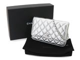 Portefeuille-sac Chanel matelassé métallisé à chaîne