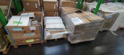 Ensemble d'environ 14 palettes d'emballage comprenant carton… - Photo 1