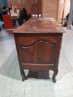 Commode en noyer mouluré, façade arbalète ouvrant à deux tir… (photo 3)