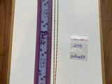 une feuille de papier sur laquelle sont dessinés une règle et une montre